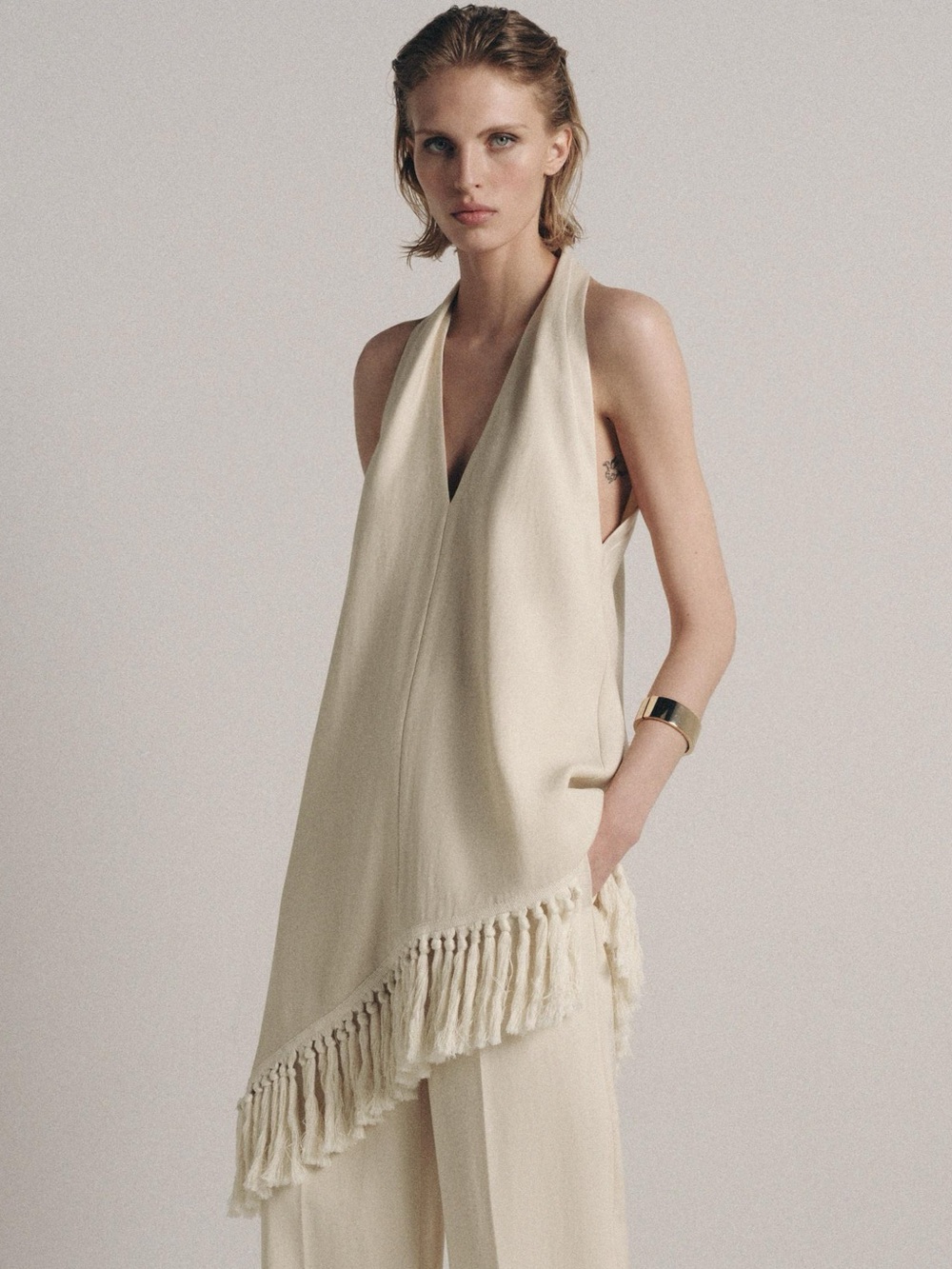 Zara Womenโs Collection Sleeveless Cream Fringe Halter Top Small